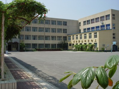 现改名为北京小学天宁寺分校 /b> /p> p>学校建校于1949年.