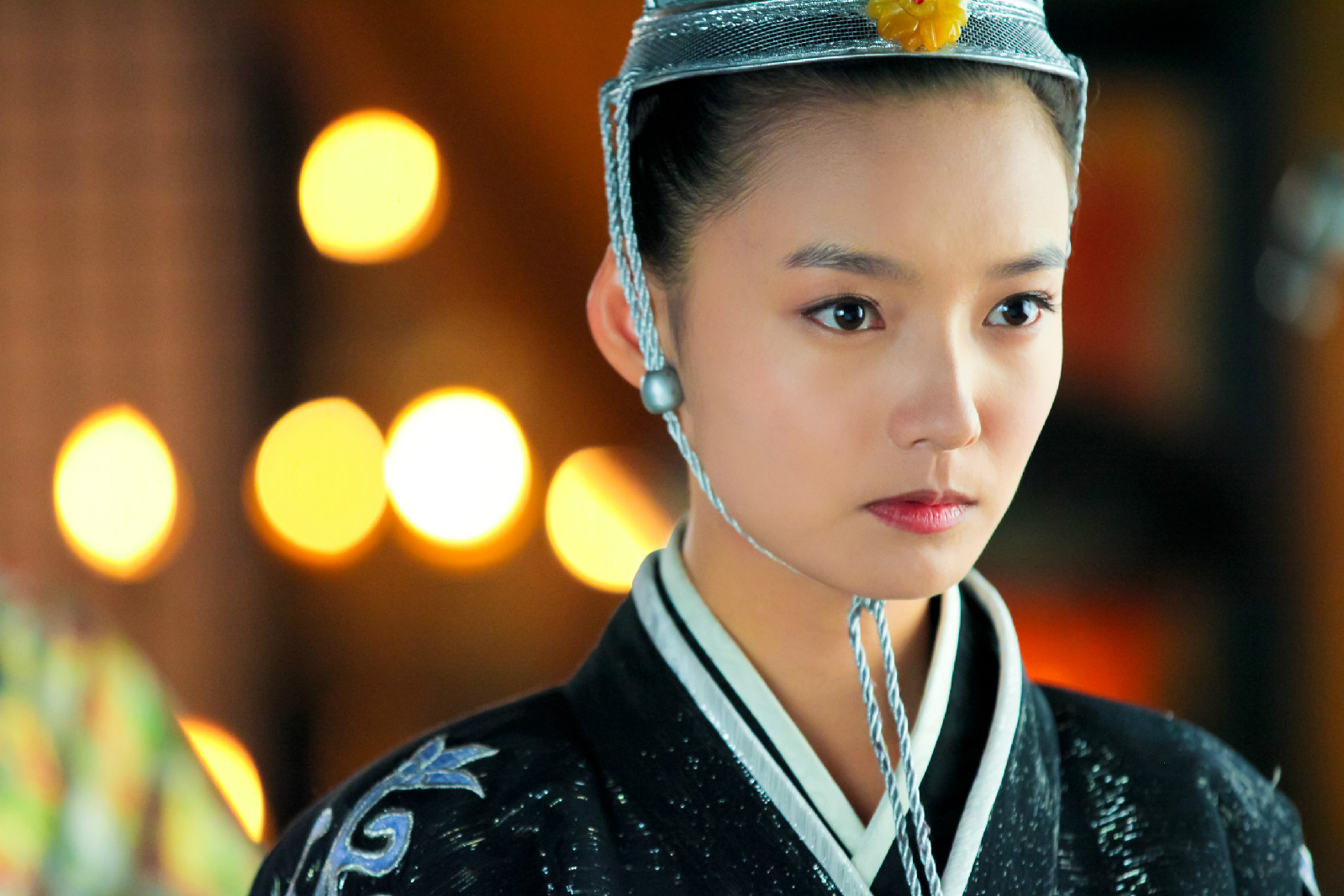  p>林源,原名林园,3月15日出生于北京,中国内地女演员,毕业于 a