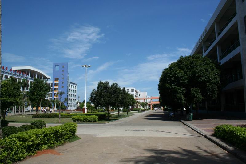  p>海南省文昌市华侨中学( i>hainan wenchang huaqiao middle school