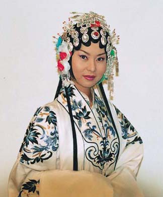 data-lemmaid="8484476">湖南省花鼓戏剧院 /a>工作,曾为电视连续剧