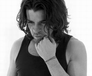  p> b>柯林·唐恩 /b>(colin dunne),1968年5月8日出生于英国的爱尔兰