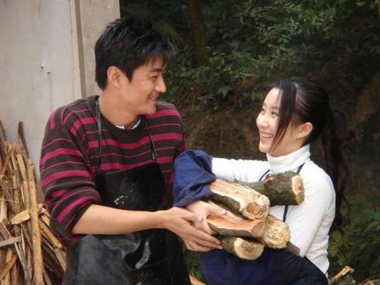 《红官窑》是李森执导,崔麟,张永胜编剧,李进荣,舒畅等主演的都市电视