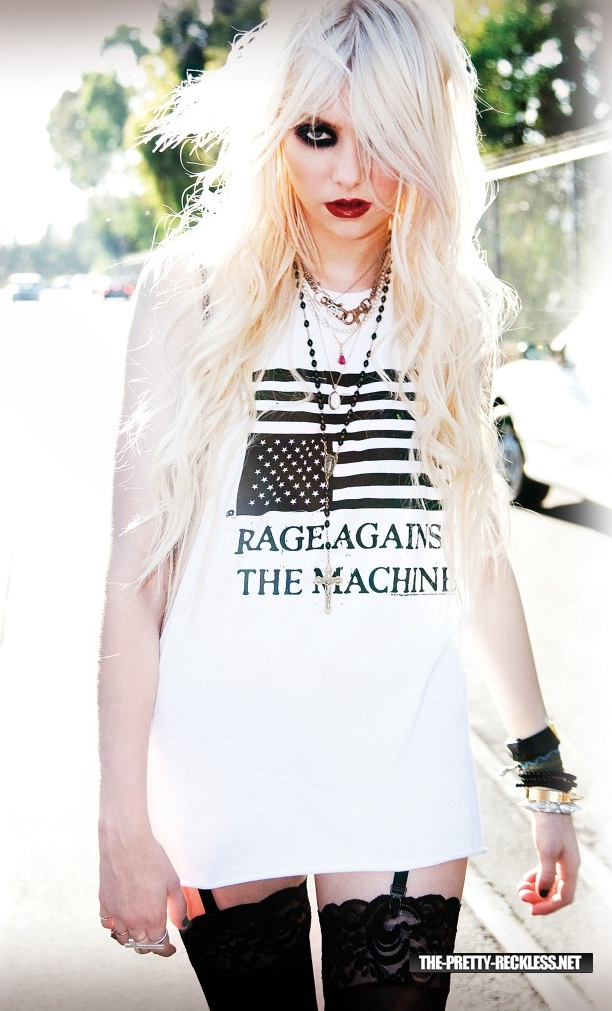  p>朋克女,punk, 是兴起于1970年代的一种反摇滚的音乐力量.