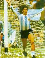 马里奥·肯佩斯(mario kempes),1954年7月15日出生于阿根廷