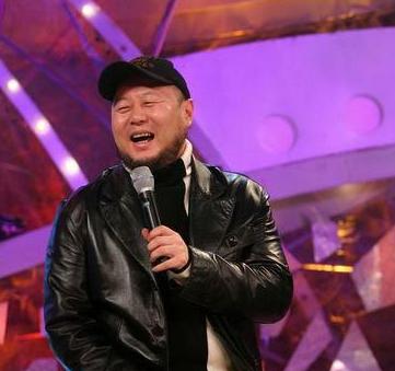  p>火风,原名霍烽,1962年2月11日出生于辽宁省沈阳市,中国内地男歌手.