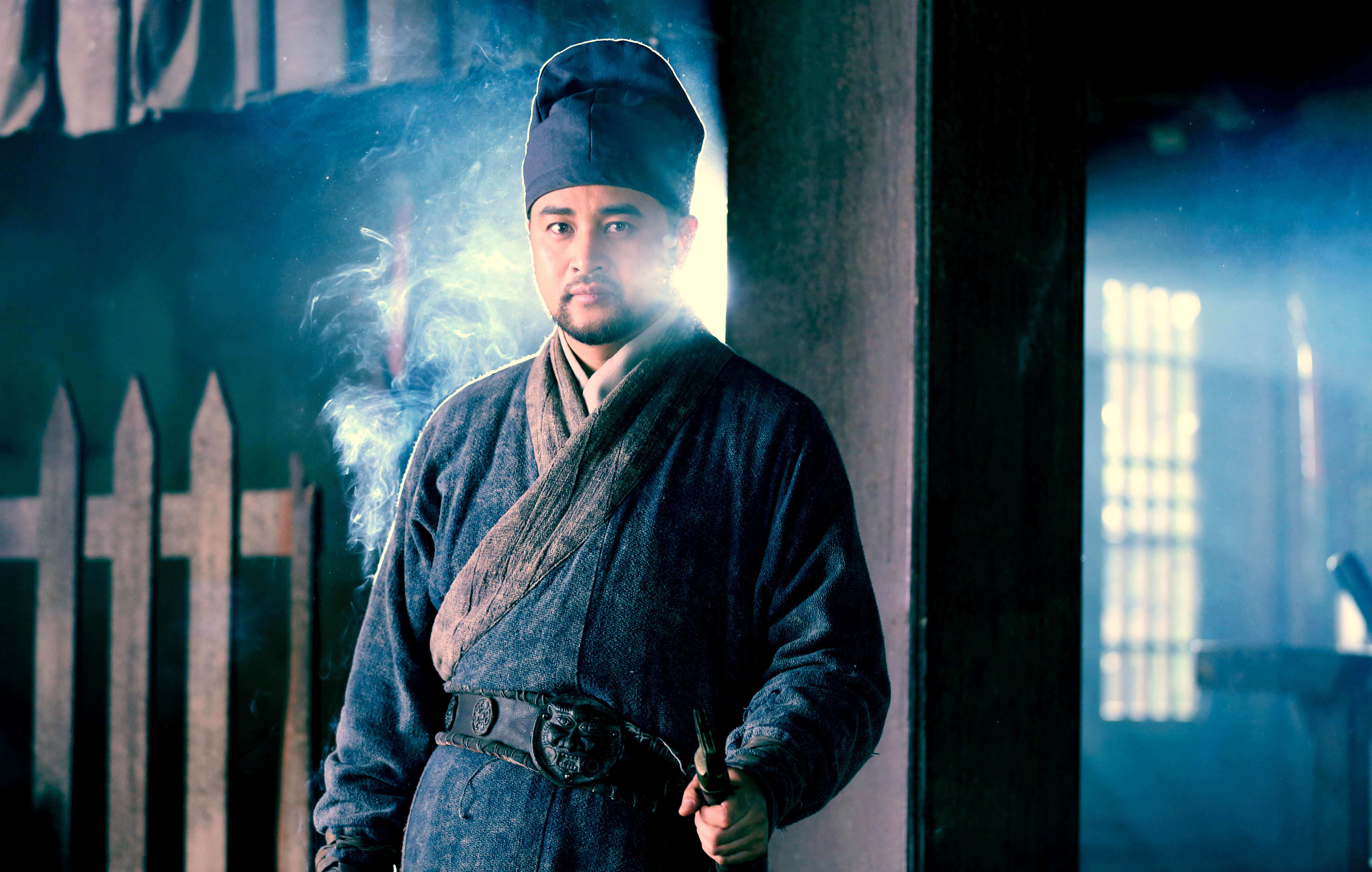 年3月15日出生于黑龙江省五常市,毕业于北京电影学院,中国内地男演员