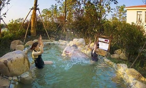 仪征江扬天乐湖温泉度假村