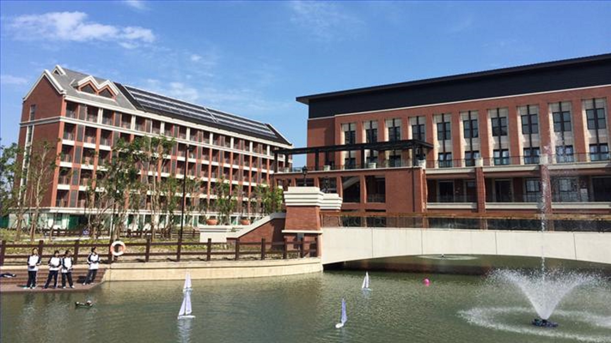  p>格致中学前身为" a target="_blank" href="/item/格致书院/666523