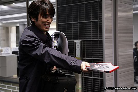  p>《跳跃大搜查线》是由 a target="_blank" href="/item/本广克行