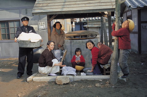  p>电视剧《六个孩子》是一部 a href="#" data-lemmaid="6009333">