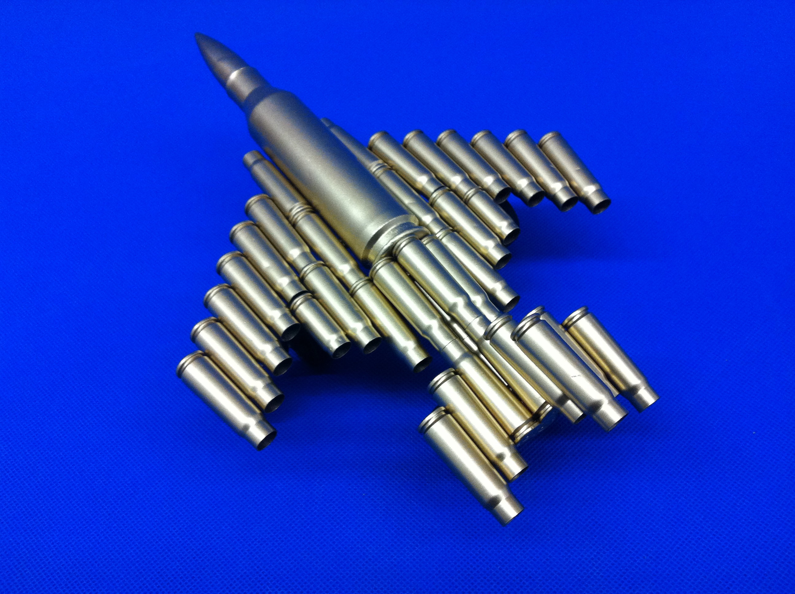  p>弹壳工艺品,又称子弹壳工艺品,弹壳模型.