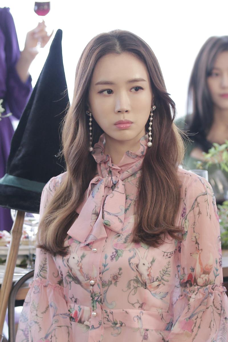  p>李多海(         ,lee da hae),1984年4月19日出生于韩国首尔,韩国