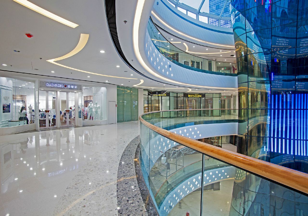  p>昆明西山万达广场是万达第100座万达广场,位于云南省昆明市,2014年