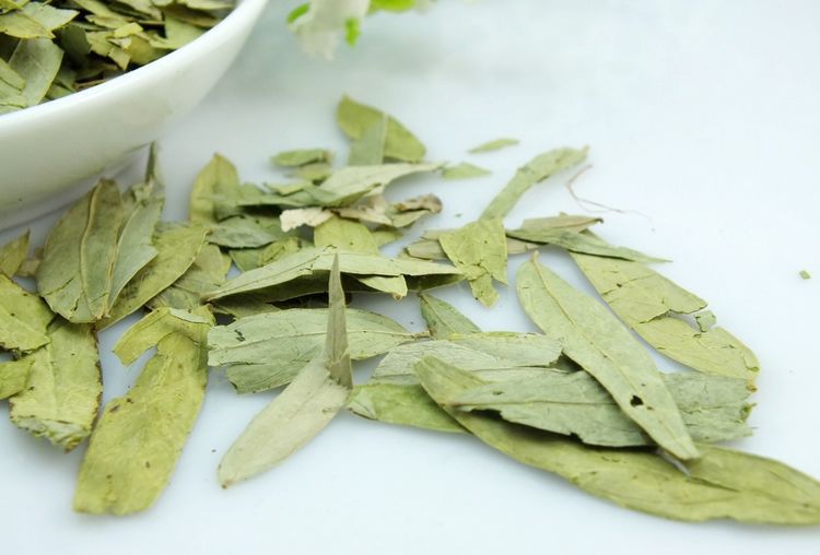  p>番泻叶又名旃那叶,泡竹叶,为豆科植物狭叶番泻或尖叶番泻的小叶,原