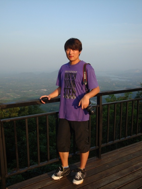  p data-id="gnzrseppkm">李旭,男,1981年4月出生于黑龙江牡丹江毕业