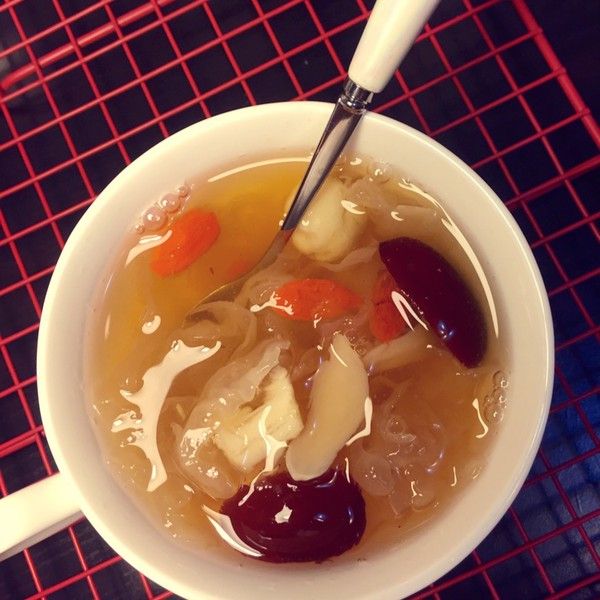 莲子大枣银耳羹