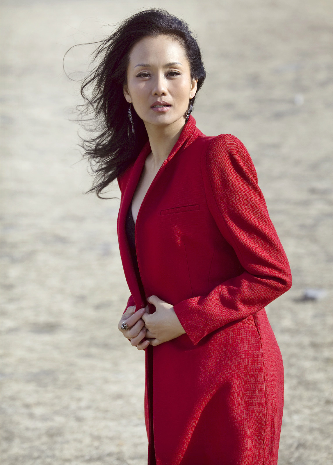  p>李颖,1966年4月15日出生于上海市,中国内地女演员.