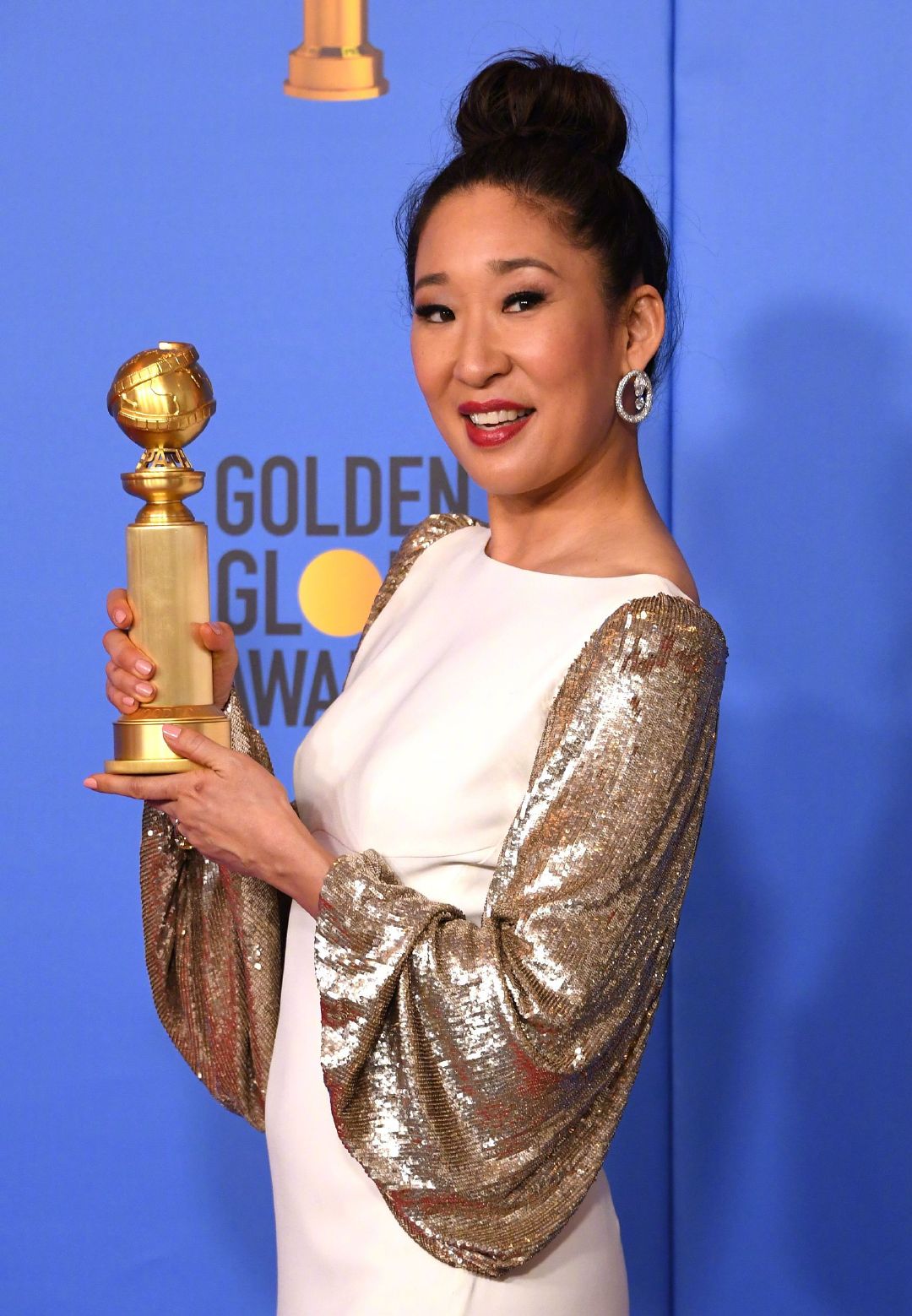  p>吴珊卓(sandra oh),1971年7月20日出生于加拿大安大略省渥太华市内