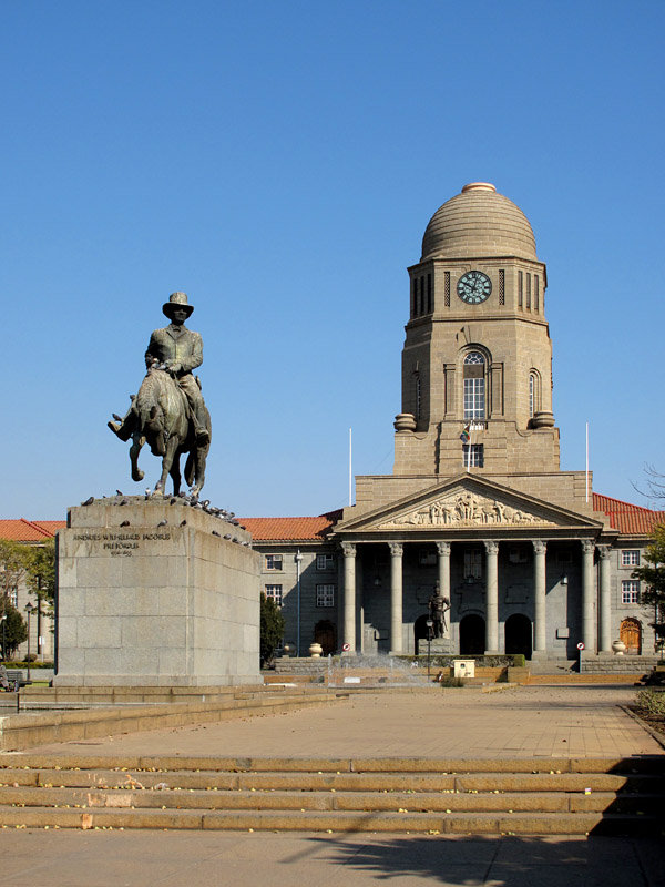  p>约翰内斯堡(英语:johannesburg),是南非共和国豪登省省会,著名的"