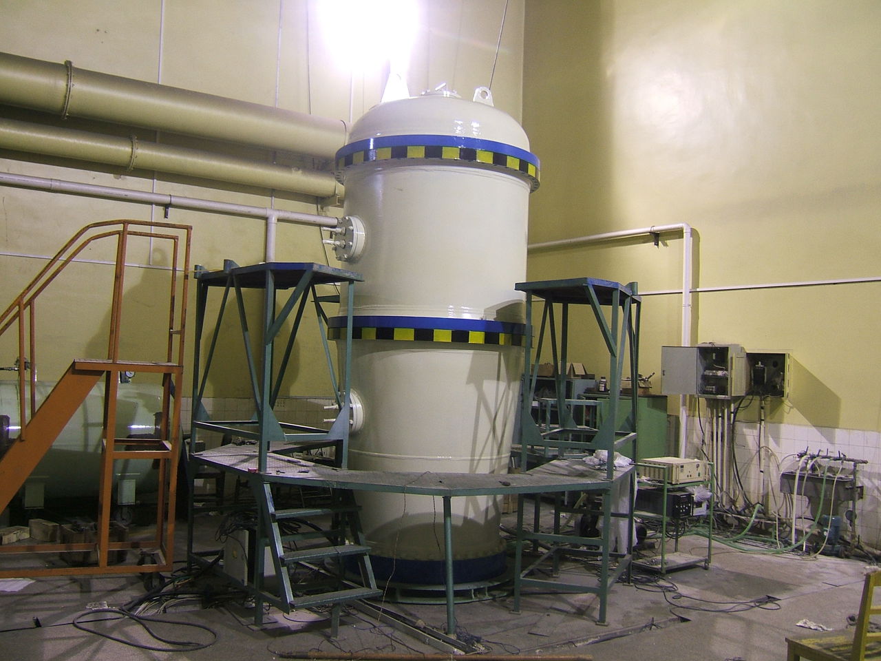 电子回旋加速器