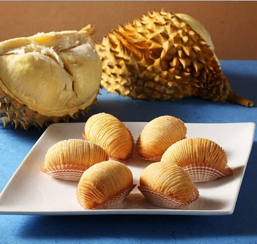  p>金牌榴莲酥是广东一带的传统风味名点,属于粤菜系.