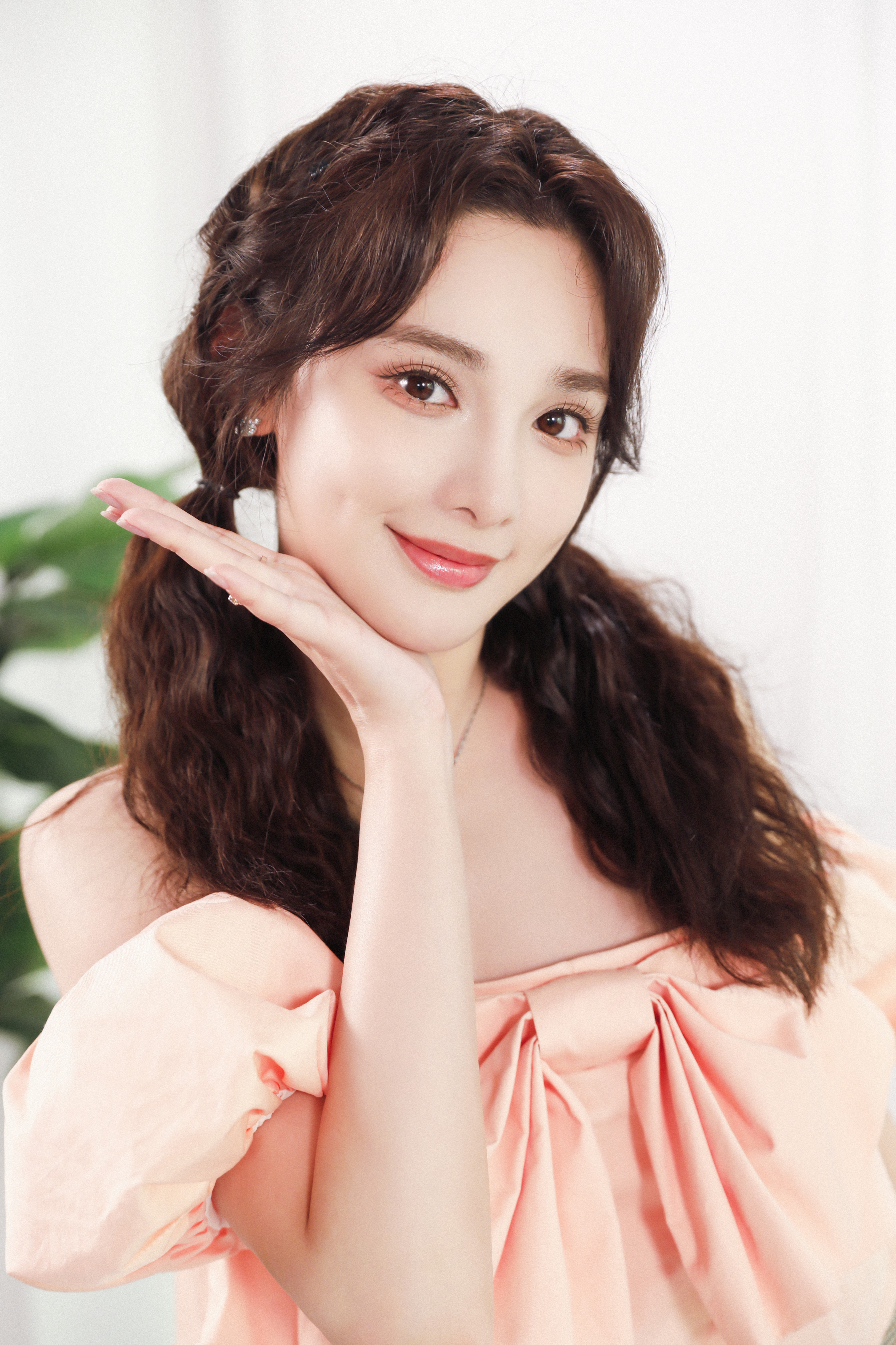  p data-id="gntclr3h0j">彭小苒 i>(曾用名:彭晓冉,彭小冉) /i>,1990