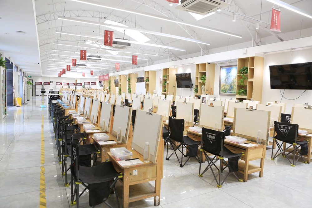  p>华卿画室隶位于北京市通州区宋庄镇佰富苑18号,属于 a target="