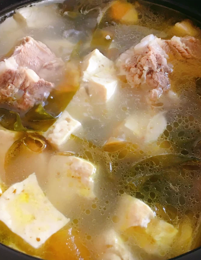 酸菜排骨豆腐汤