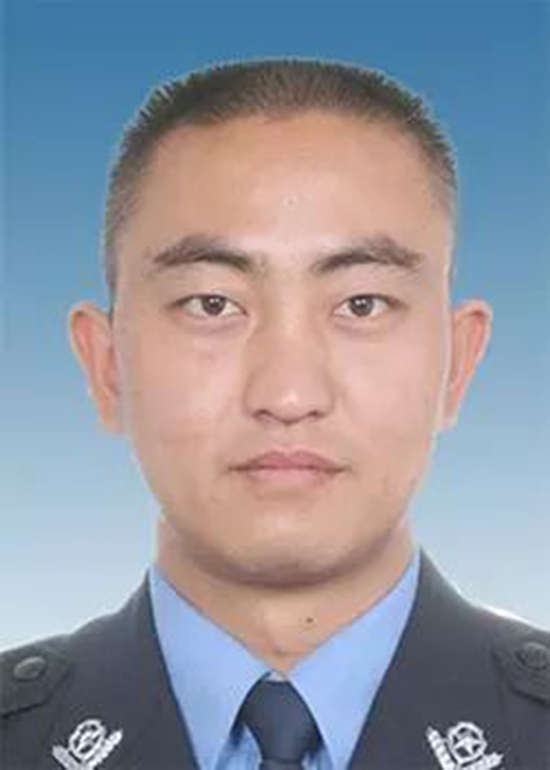 梁永光,男,汉族,1976年11月生,云南泸西人