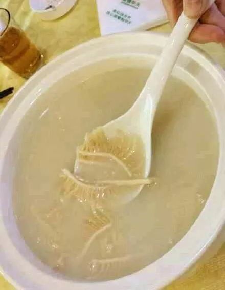 主要材料有羊散丹,葱段,姜块等.