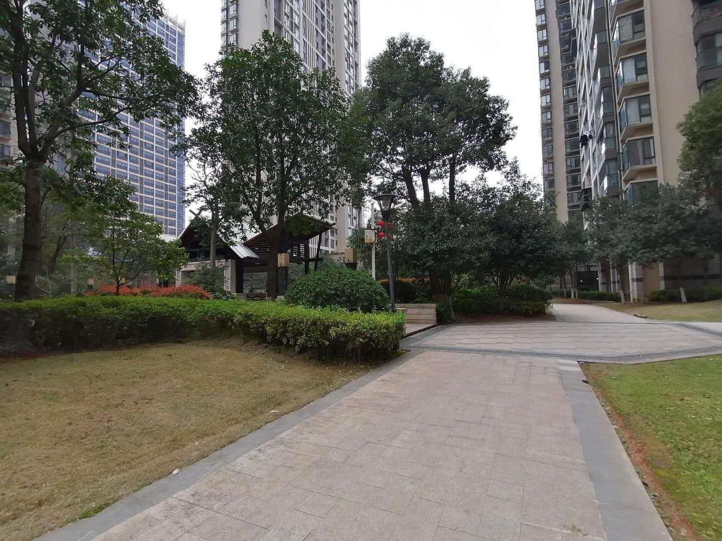  p>蓝山郡一期位于长沙市长沙县开元路,由 a target="_blank" href="