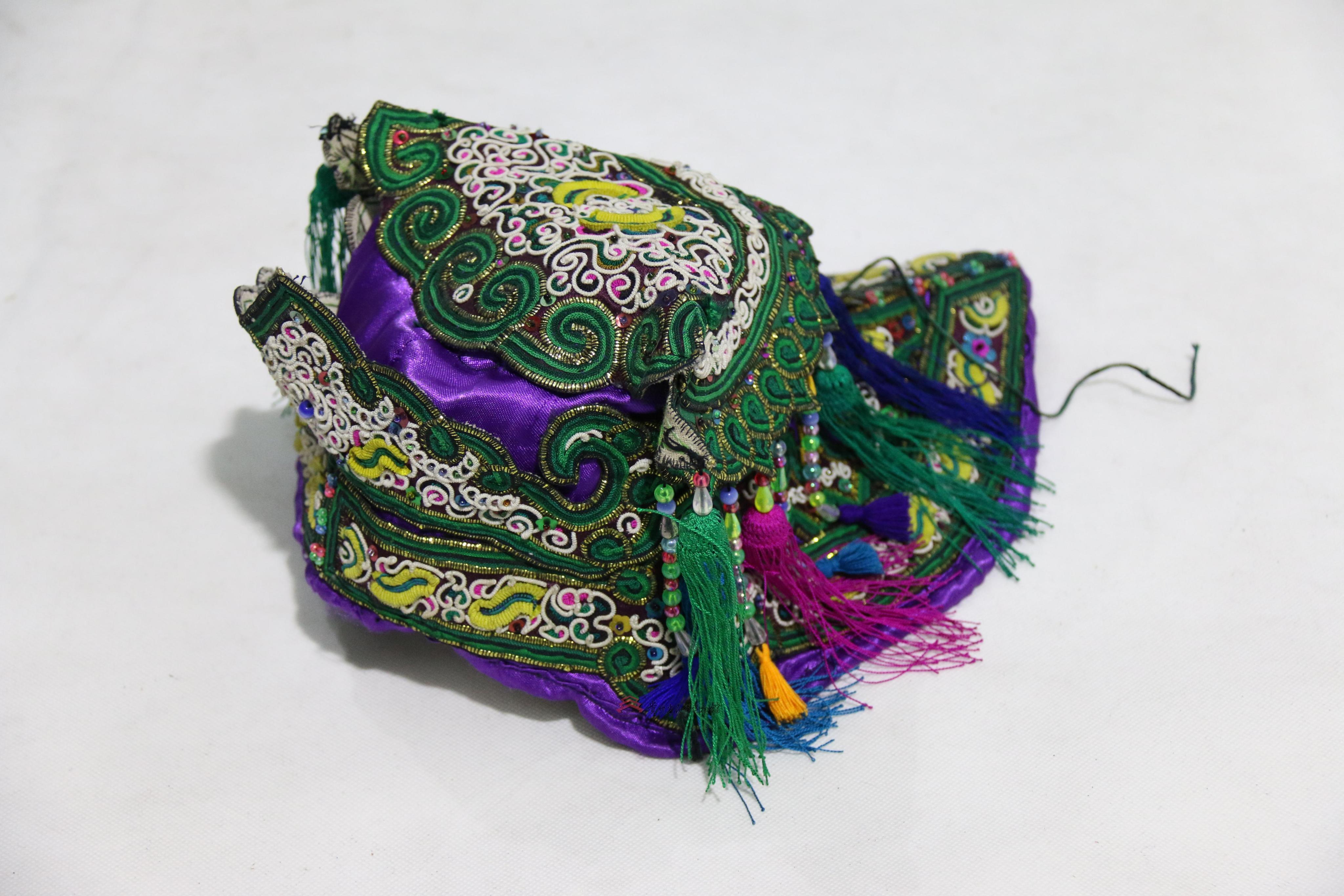 当代黎平侗族缠绣龙抢宝纹珠穗童帽