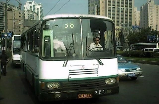  p>上海公交36路运营于中国上海市黄浦区,静安区,普陀区,于1997年8月