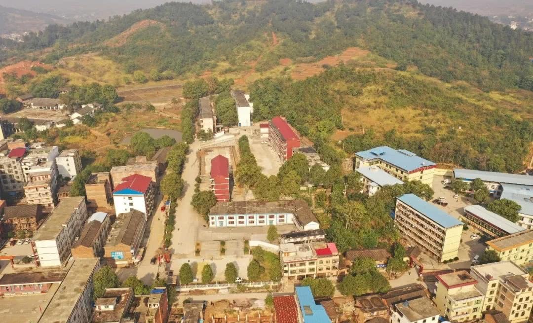  p>步云桥镇是湖南省衡阳市祁东县下辖镇,行政区面积149.62平方千米.