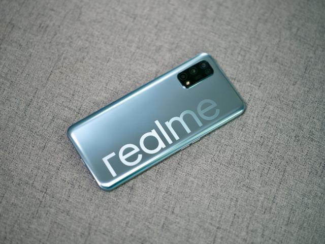 realme v5