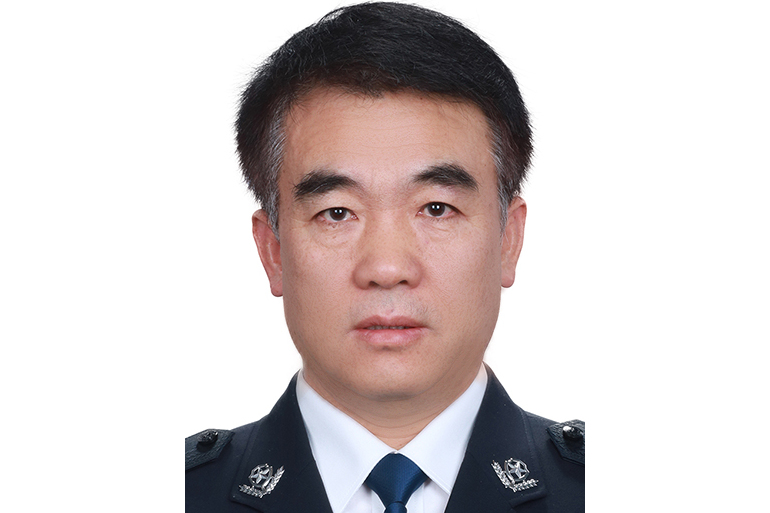  /p> p>现任吉林省特勤局副局长,吉林省人大代表. /p>