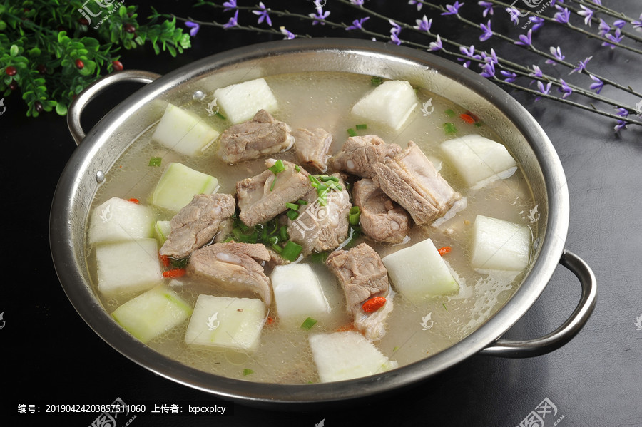 蘑菇冬瓜排骨煲