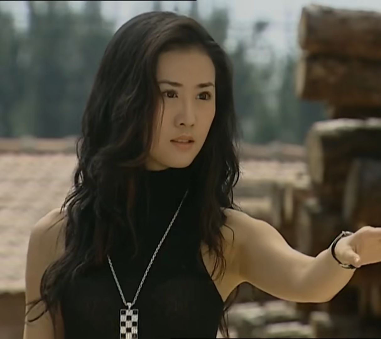 ">何蓝,女,电视剧《 a target="_blank" href="/item/魔幻手机/12471"