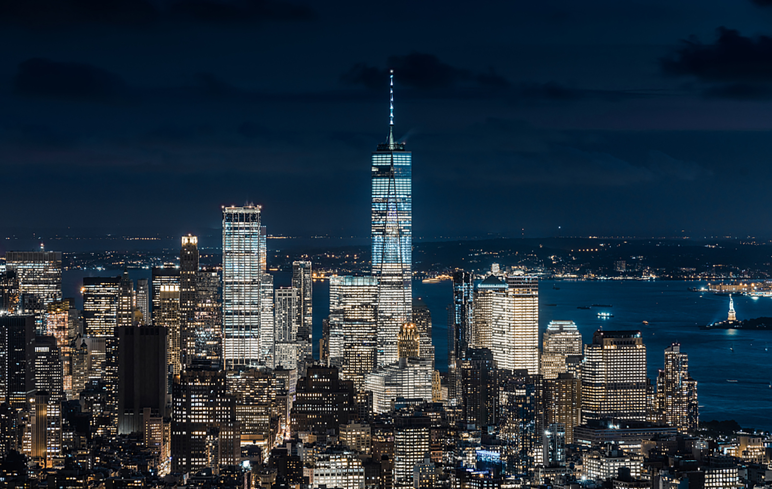 tower),位于美国纽约曼哈顿下城,原世界贸易中心双子塔北侧,是一座集