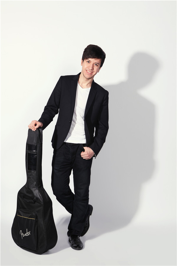  p>努尔艾力·阿不利孜(艾力),1989年3月1日出生,来自新疆乌鲁木齐,酷