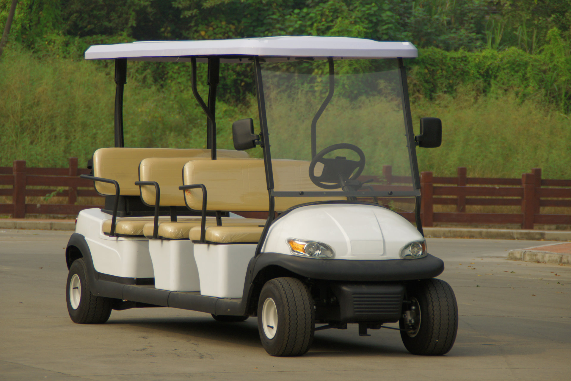  p>电动游览观光车,属于区域用电动车的一种,是一种专门为 a href="#"