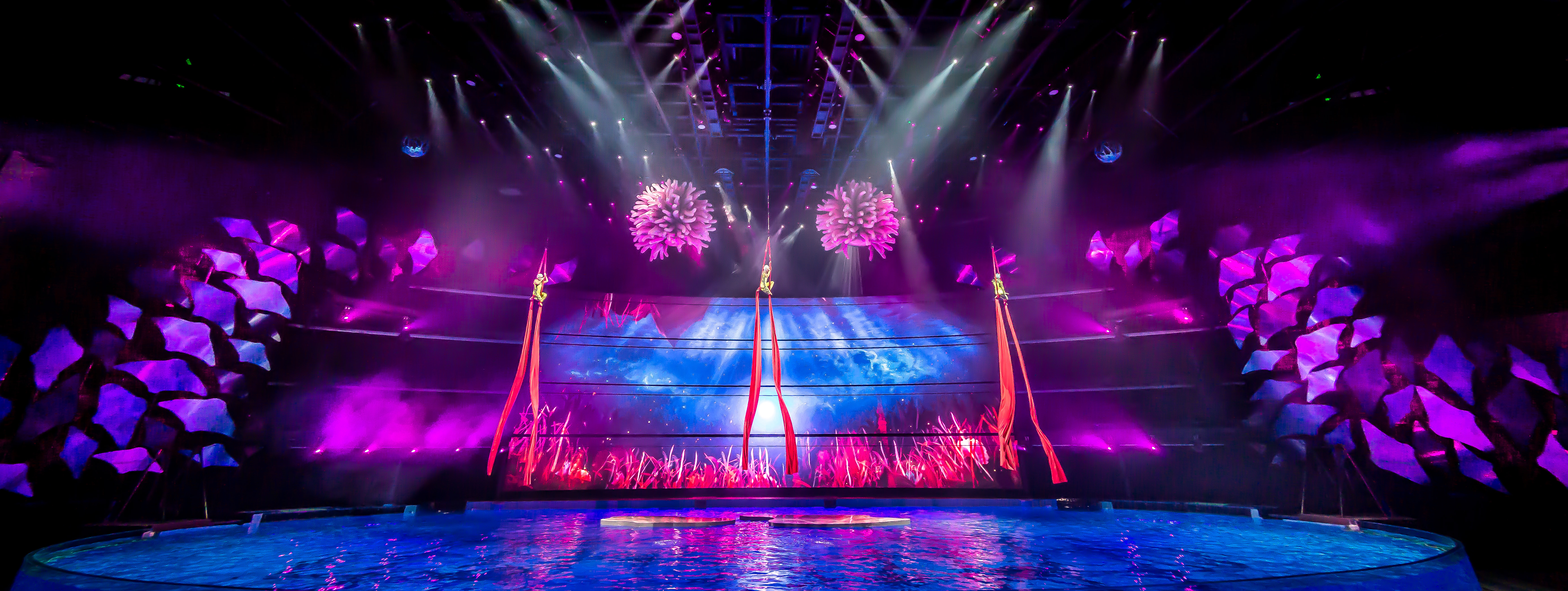  p>《c秀》是由复星旅游文化集团打造的大型原创驻