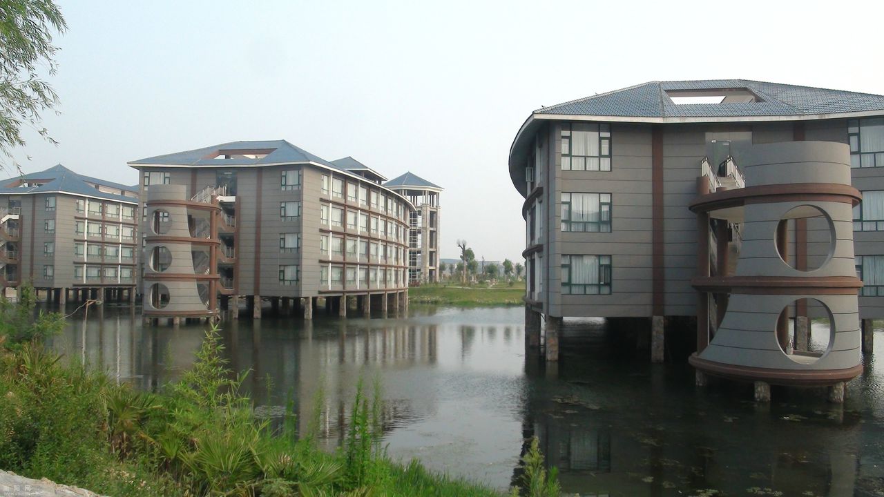  p>温泉社区别墅位于延庆温泉度假村东妫水北街2号,开发商是北京市