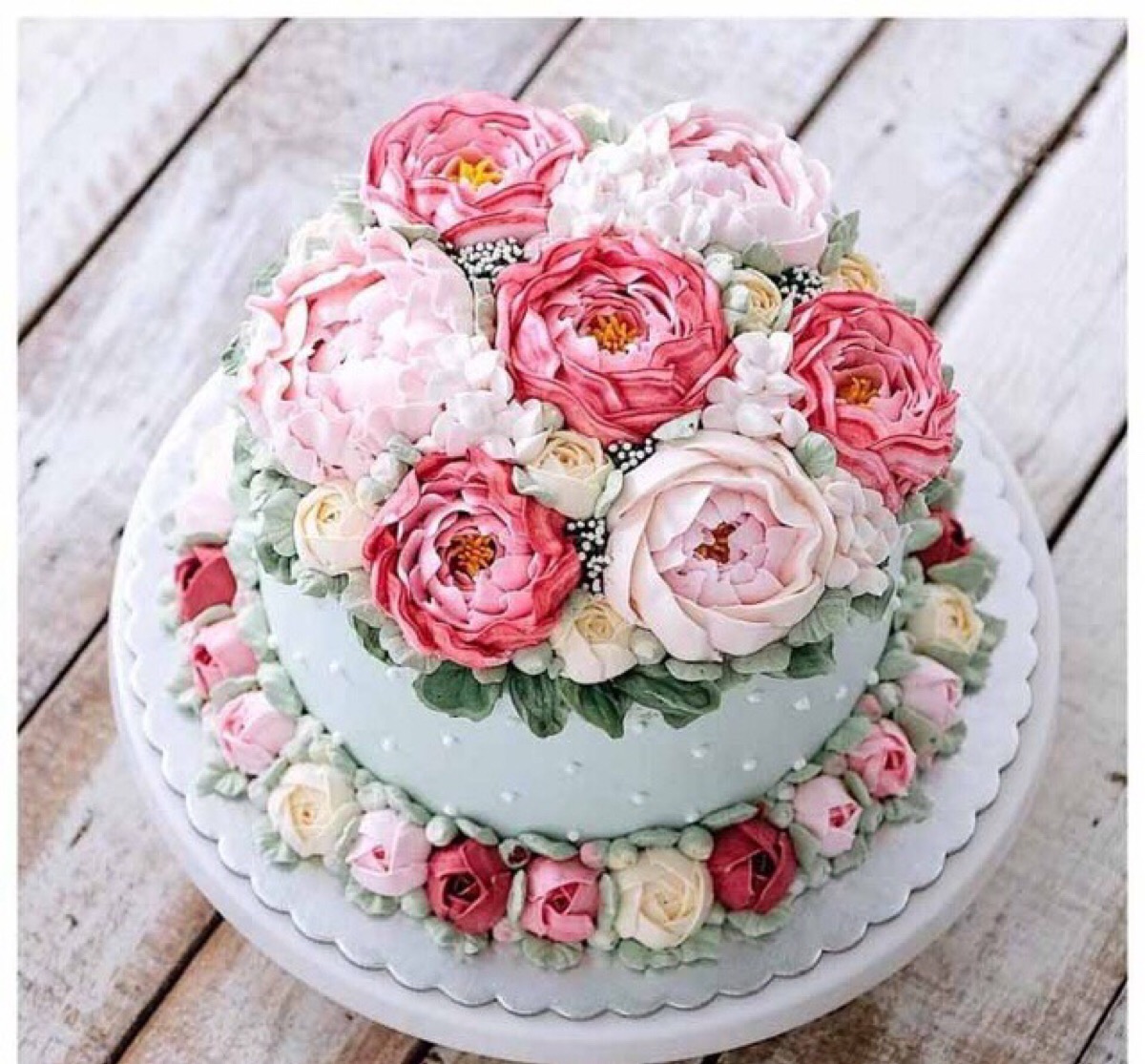  p>花式蛋糕是送生日礼物的佳品. /p>