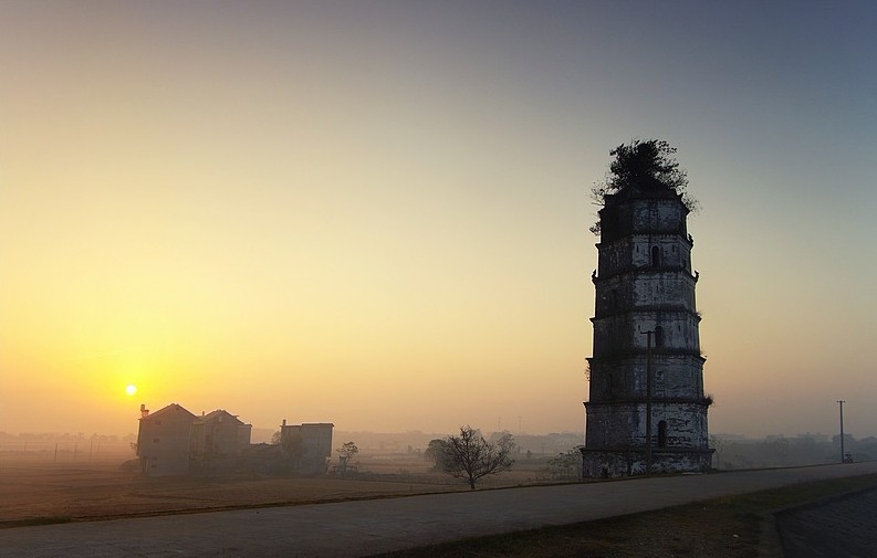  p>永镇塔,又名永泰塔,位于江西省樟树市 a target="_blank" href="