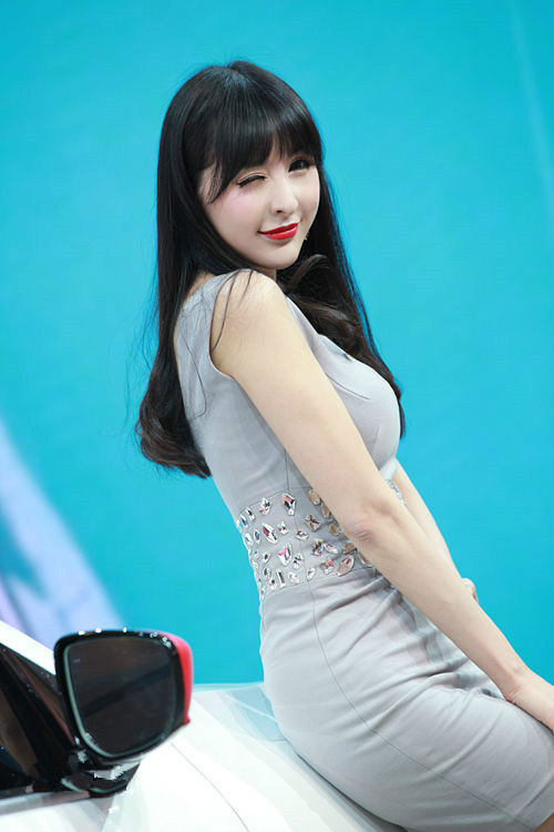  p>林柯彤,出生于湖北,演员,模特.