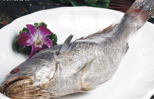  p>大米鱼,一作鮸鱼(音 miǎn),形似 a href="#" data-lemmaid="66871