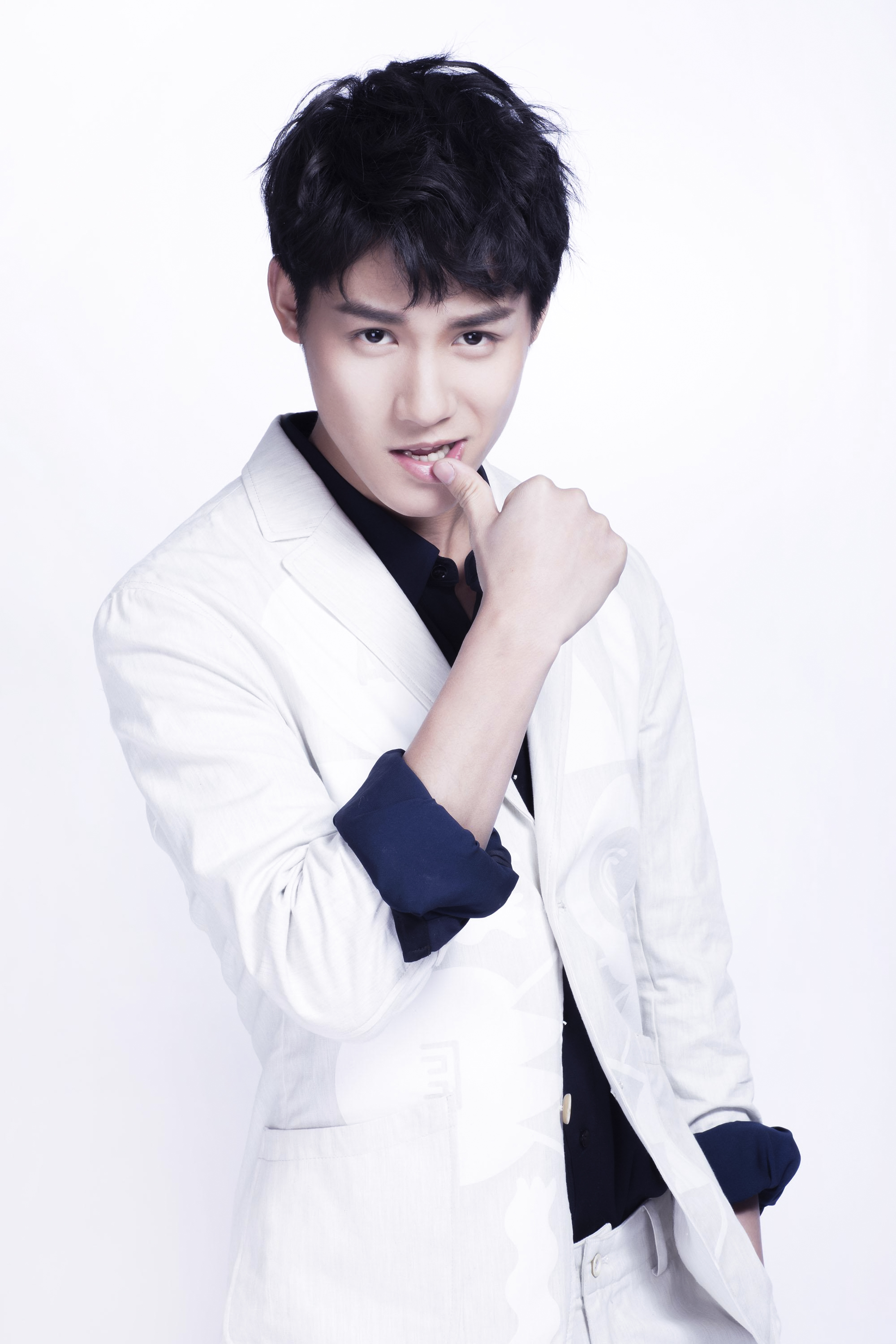  p>郑业成,1993年8月26日出生于 a target="_blank" href="/item/吉林