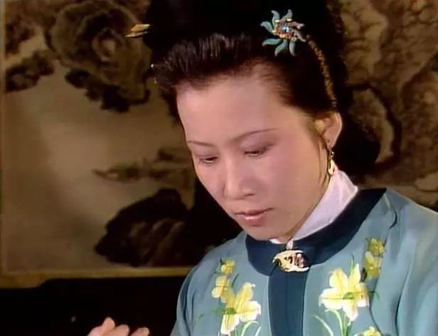 《红楼梦》：李纨为什么在平儿身上乱摸？_百科TA说