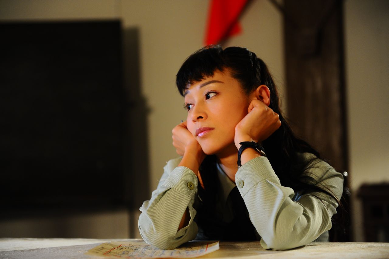 于浙江省金华市浦江县,毕业于浙江省艺术学院越剧表演班,中国女演员